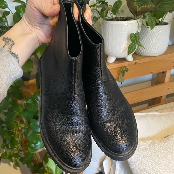 Matt & natt Mira black vegan leather short boot - Picture 7 of 7